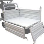 Plateau 220 litres à ridelles basculantes